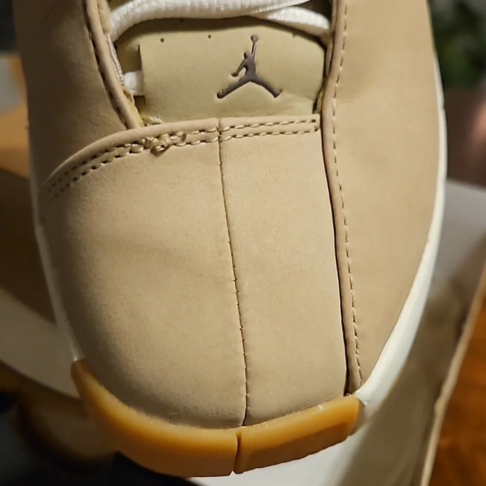 Womens JORDAN  shoes. Size 9